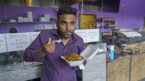 厨师Johnne Phinehas在郊区吃斯里兰卡菜的地方