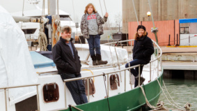 水中生活:一个三口之家如何在多伦多港口的一艘47英尺长的帆船上生活