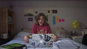 “为了一个一分钟长的片段，我剪辑了480个片段”:这个15岁导演的关于隔离的短片被疯传了